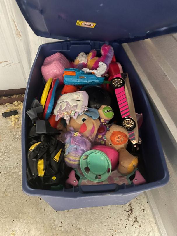 Storage Unit Auction in Lawton, OK at Gray Line Storage 2801 SW Lee